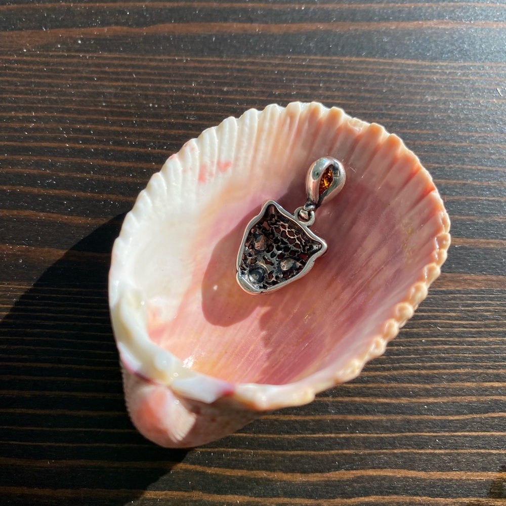 Polish - Baltic amber and 925 sterling silver leopard pendant - Picture 2 of 5